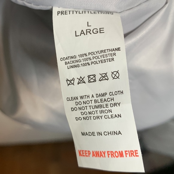 PrettyLittleThing Metallic Silver Unisex Extreme Oversized Puffer Coat Sz Large - Picture 9 of 10